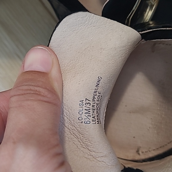 Louise et Cie Black and Gold Loafers Size 6.5 - Picture 10 of 12